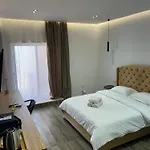 Ar Center * ティラナ