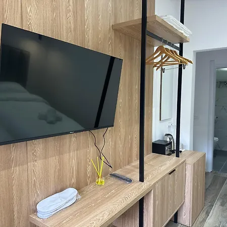 Ar Center تيرانا