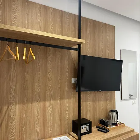 Ar Center * تيرانا